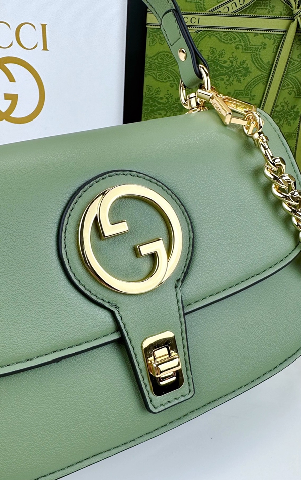 激安グッチバッグコピー着用イメージ